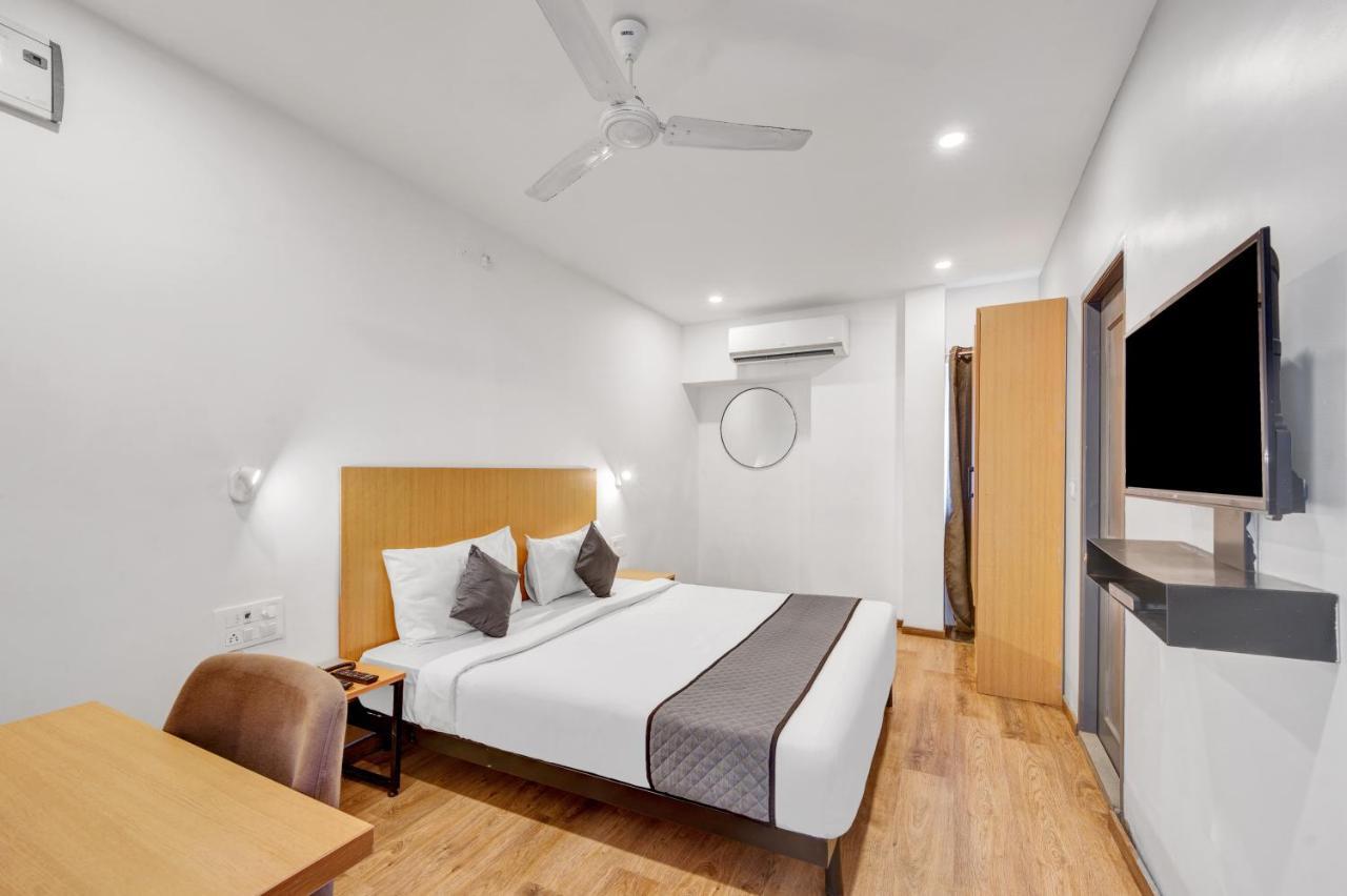 Upar Hotels Uthandi, Ecr Chennai Exterior foto