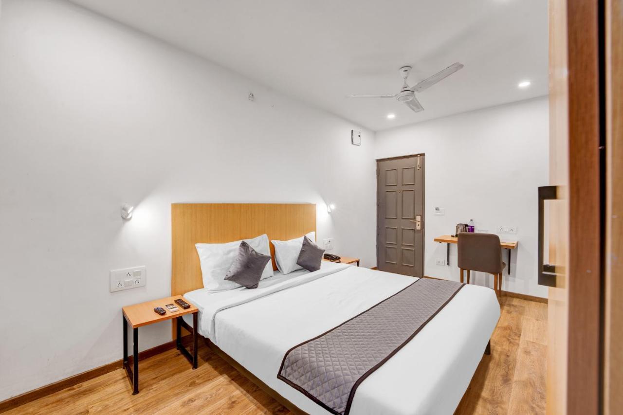 Upar Hotels Uthandi, Ecr Chennai Exterior foto